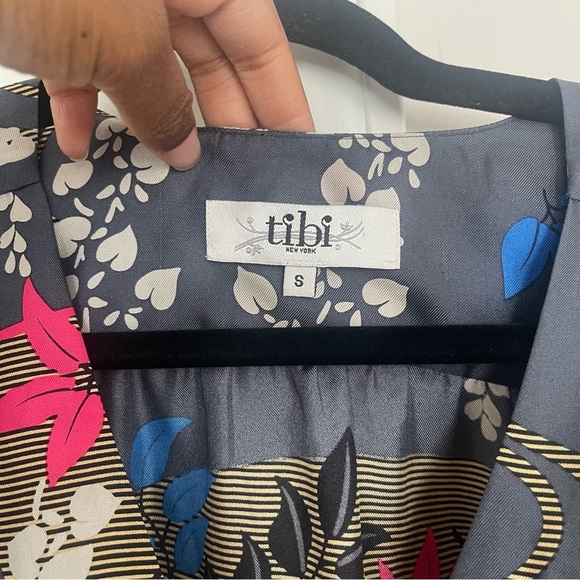 Tibi Blue Floral Silk Kimono Blouse - Picture 3 of 7